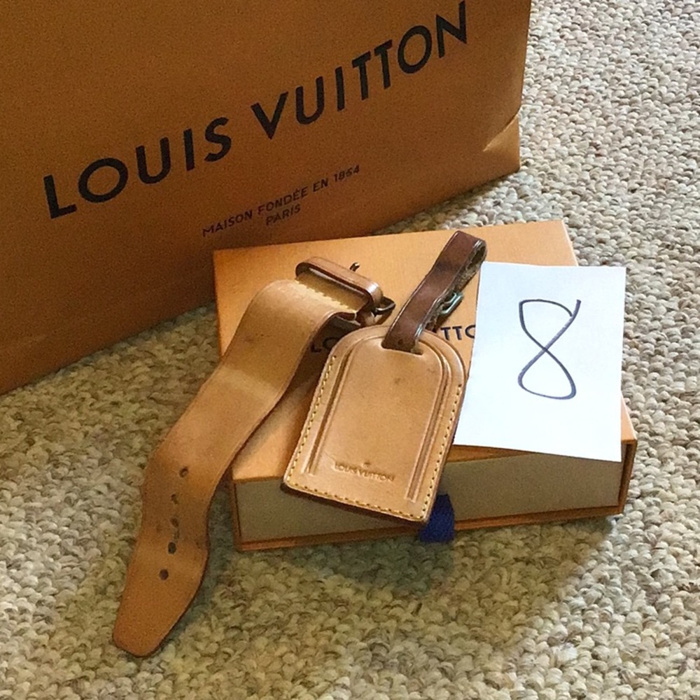 💯% ✨Louis Vuitton✨💕 Large luggage tag and strap